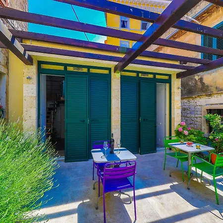 Апартаменты Veig Palace *