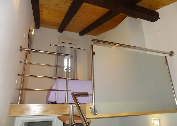 Veig Palace * سبليت