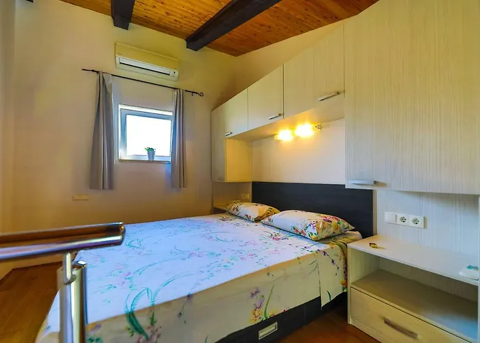 Veig Palace * سبليت